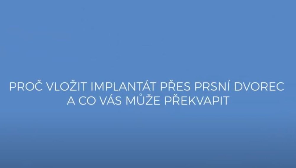 Zvětšení prsou – Vložení implantátu přes prsní dvorec